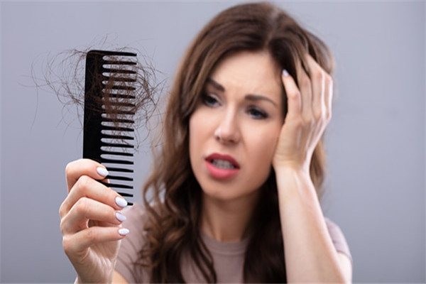 掉发头发油是什么原因