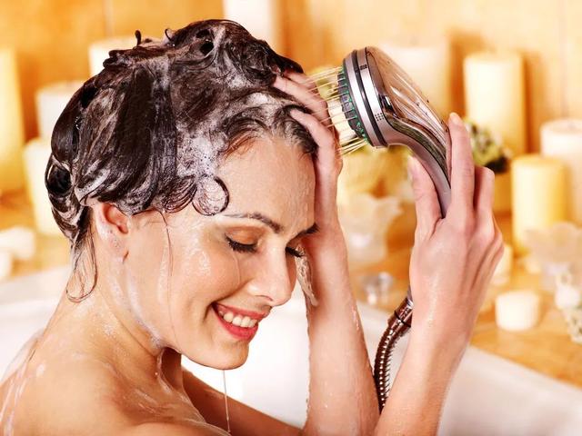 天热头发多久洗一次最科学？每天洗头易脱发？多年疑惑一次性全解开